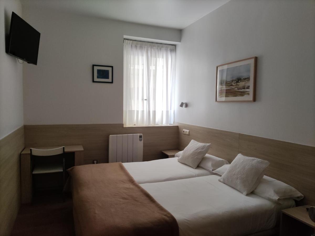 Pension Atxiki San Sebastián Esterno foto