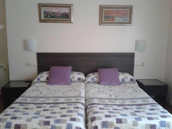 Pension Atxiki San Sebastián Esterno foto