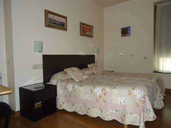 Pension Atxiki San Sebastián Esterno foto